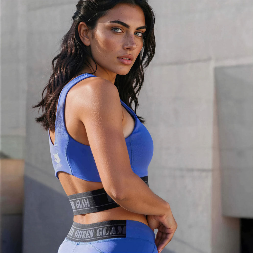 sportives Yoga Top mit Cut Out-Optik im Rücken WHITNEY  - Farbe Mediterraneo - kamah yoga and style