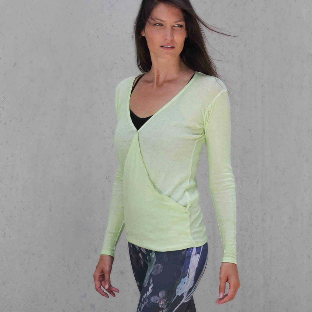 Yoga-Shirt "Susan", butterfly - Langarmshirt in Wickeloptik - Kamah Yoga and Style