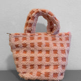 kleine Handtasche aus veganem Fell - Karomuster - flauschige Mini Bag mit kleinem Muster- verschiedene Farben - kamah yoga and style