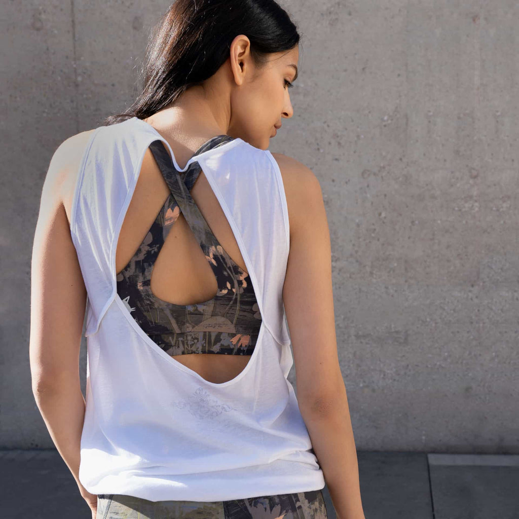 Yoga-Top "Xiomara", white - Tanktop mit lockerer Passform, Modelshot