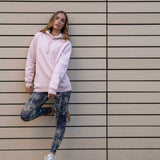 Unisex Hoodie "Yiph", Farbe quartz- superweiches Sweatshirt, Modelshot